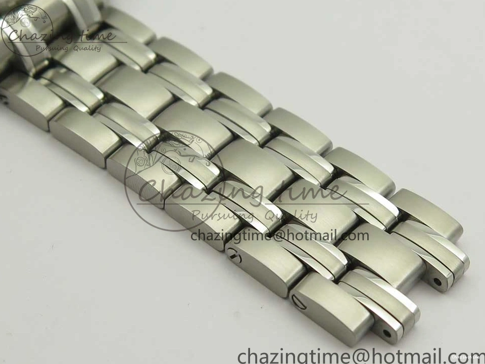 0227 HighQuality Seamaster 300M Chronometer SS Black OMF 1:1 Best Edition on SS Bracelet A2824 (Black Balance Wheel) V 7954